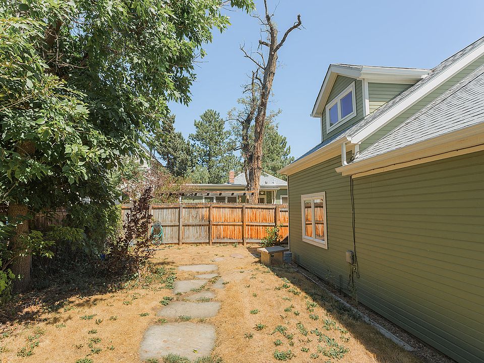 2212 Pine St Back House Exterior