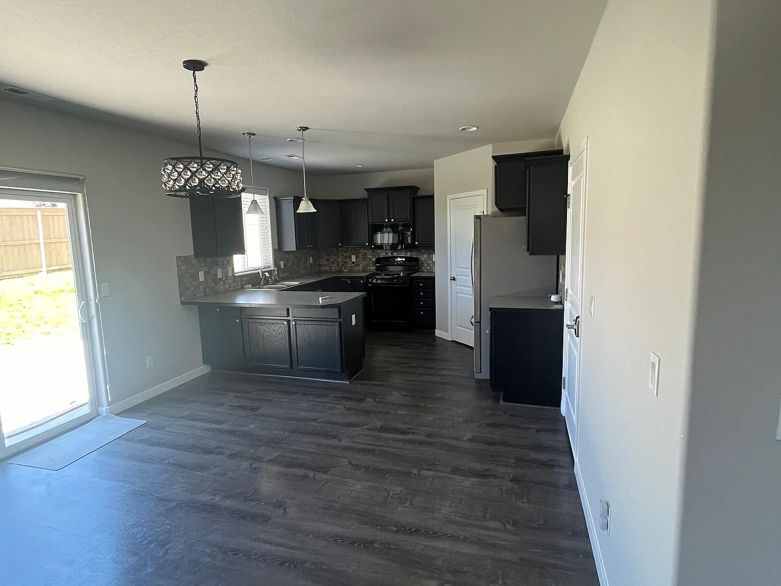 4 bed, 2.5 bath, 2192 sqft, $2,950 — Photo 4