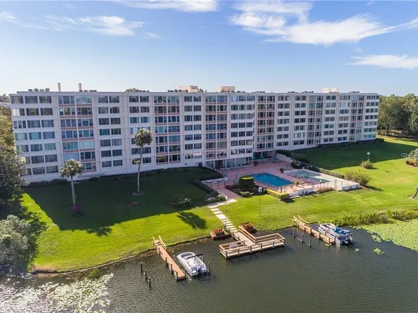 700 Mirror Ter NW APT 111, Winter Haven, FL 33881