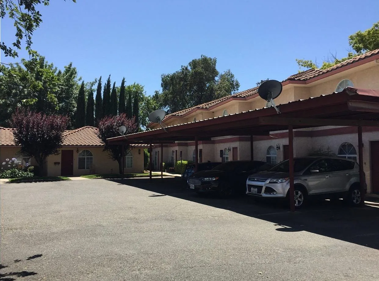 525 Cooper Ave — Photo 3