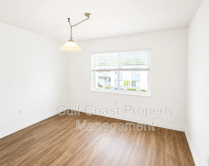 5310 26th St W #1406 — Photo 6