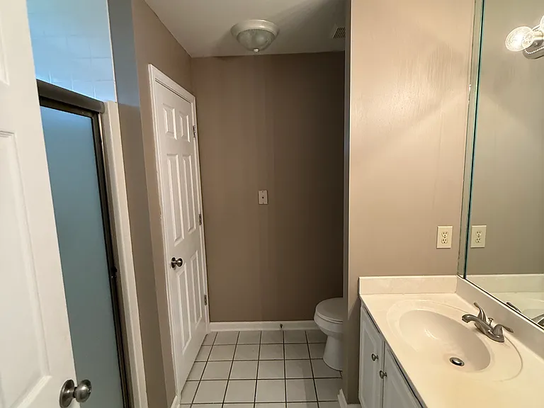 1112 Vinson Ct — Photo 24