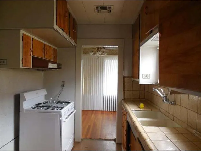 615 E Yale Ave #617 — Photo 2