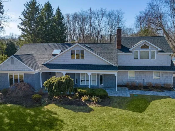 3 Wildwood Drive, Dix Hills, NY 11746