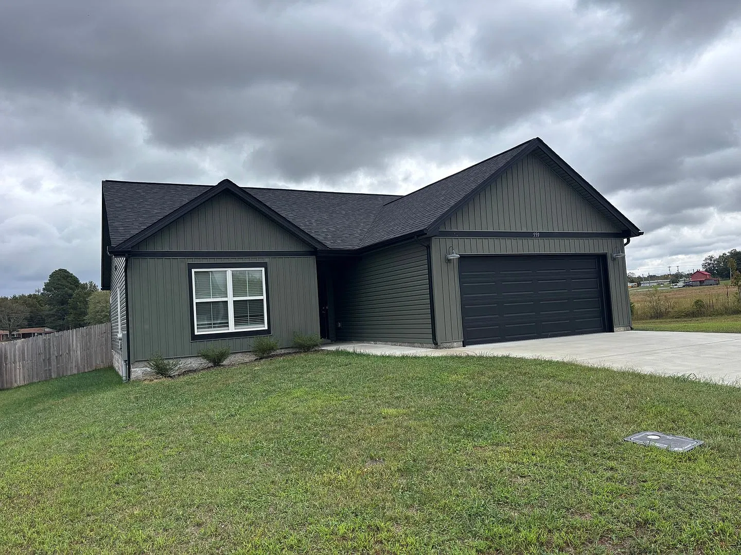 Beautiful Ranch Home for Rent, Fenced Backyard & Washer/Dryer Included! — Photo 2