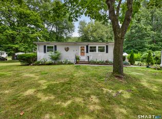 18 Old Forge Rd, Westbrook, CT 06498