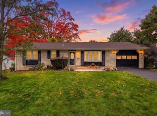 27 Belair Dr, Dillsburg, PA 17019