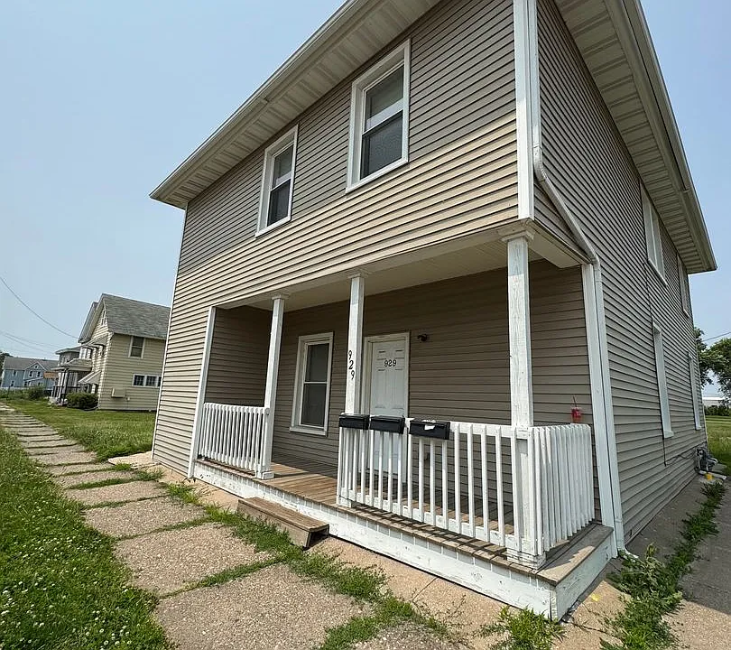 929 4th Ave