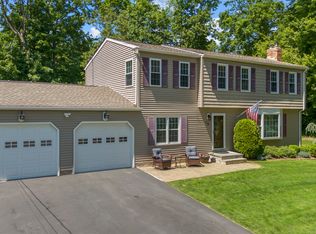 16 Pondwood Ct, Hamden, CT 06518