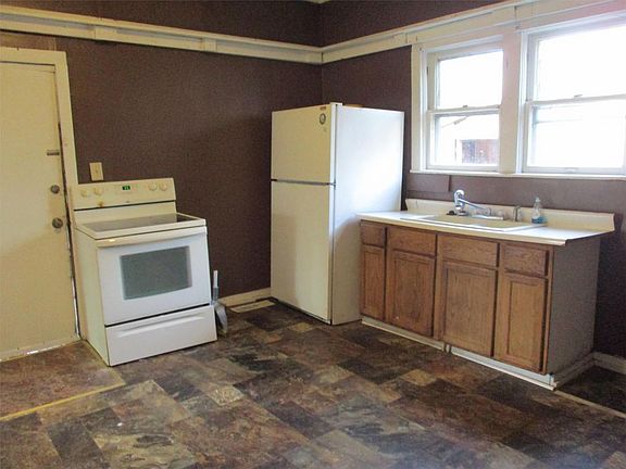5th image of 1328 Woodley Ave
