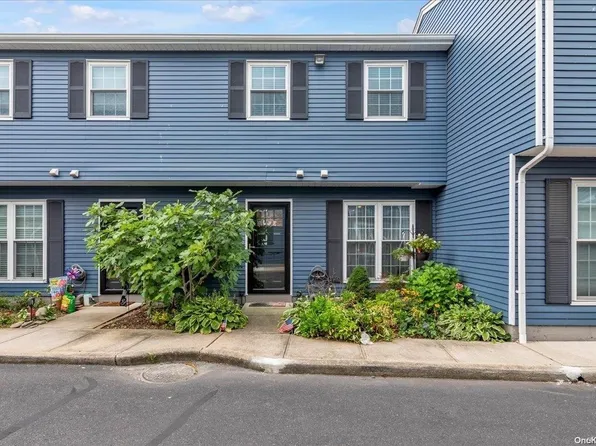 116 Westend Avenue #18, Freeport, NY 11520