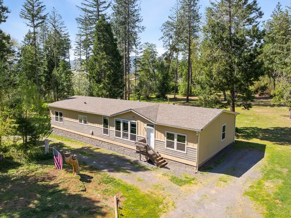 1080 Hayes Cut Off Rd, Cave Junction, OR 97523