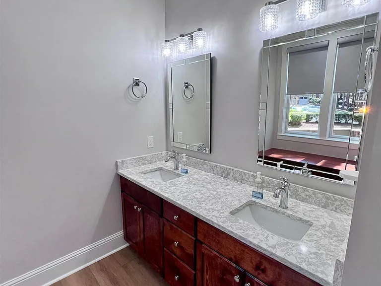 1040 Creekside #D — Photo 23