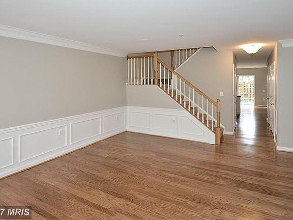 4th image of 1302 Roundhouse Ln #44