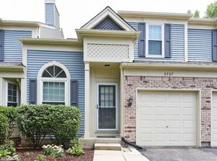 6367 Banburry Rd, Downers Grove, IL 60516