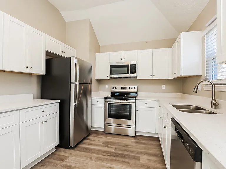 2730 River Bend Dr — Photo 8