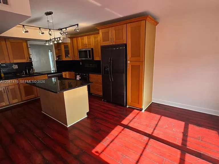 926 NE 27th Ave #926 — Photo 5