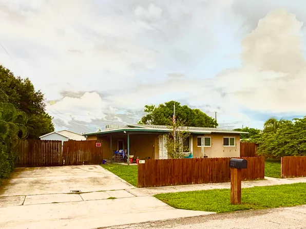 1014 S 9th Street S, Lantana, FL 33462
