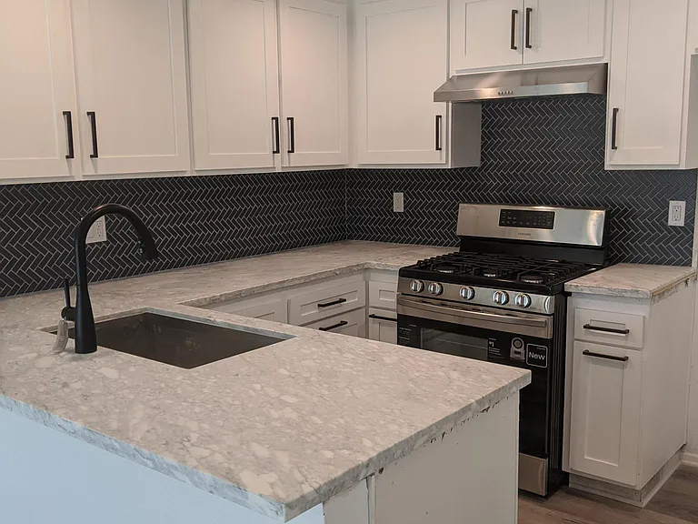 1260 Bobwhite Ct — Photo 2