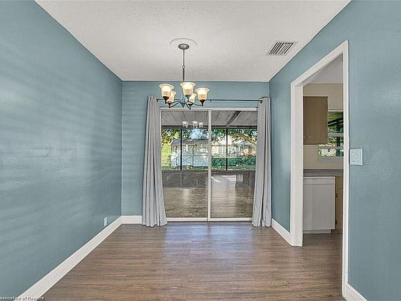 5th image of 1624 Oak Ave
