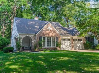 5406 Aberdeen Rd, Fairway, KS 66205