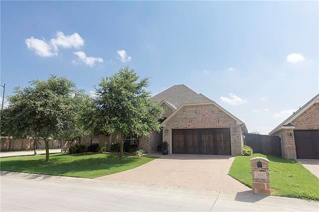 1st image of 366 Spyglass Dr