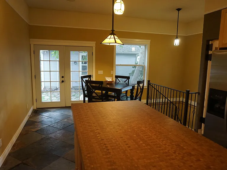 548 Washington St — Photo 4