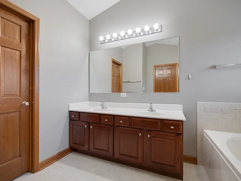 407 Bluegrass Pkwy — Photo 18