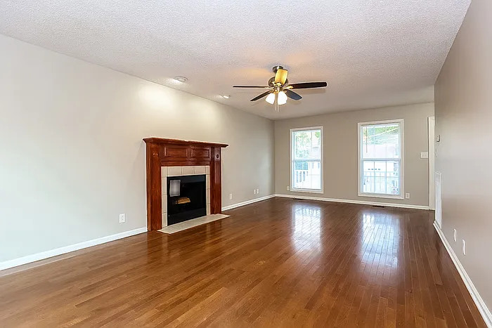 951 Roedeer Dr — Photo 5