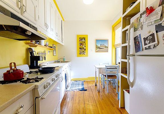 2nd image of 614 40th St APT D9