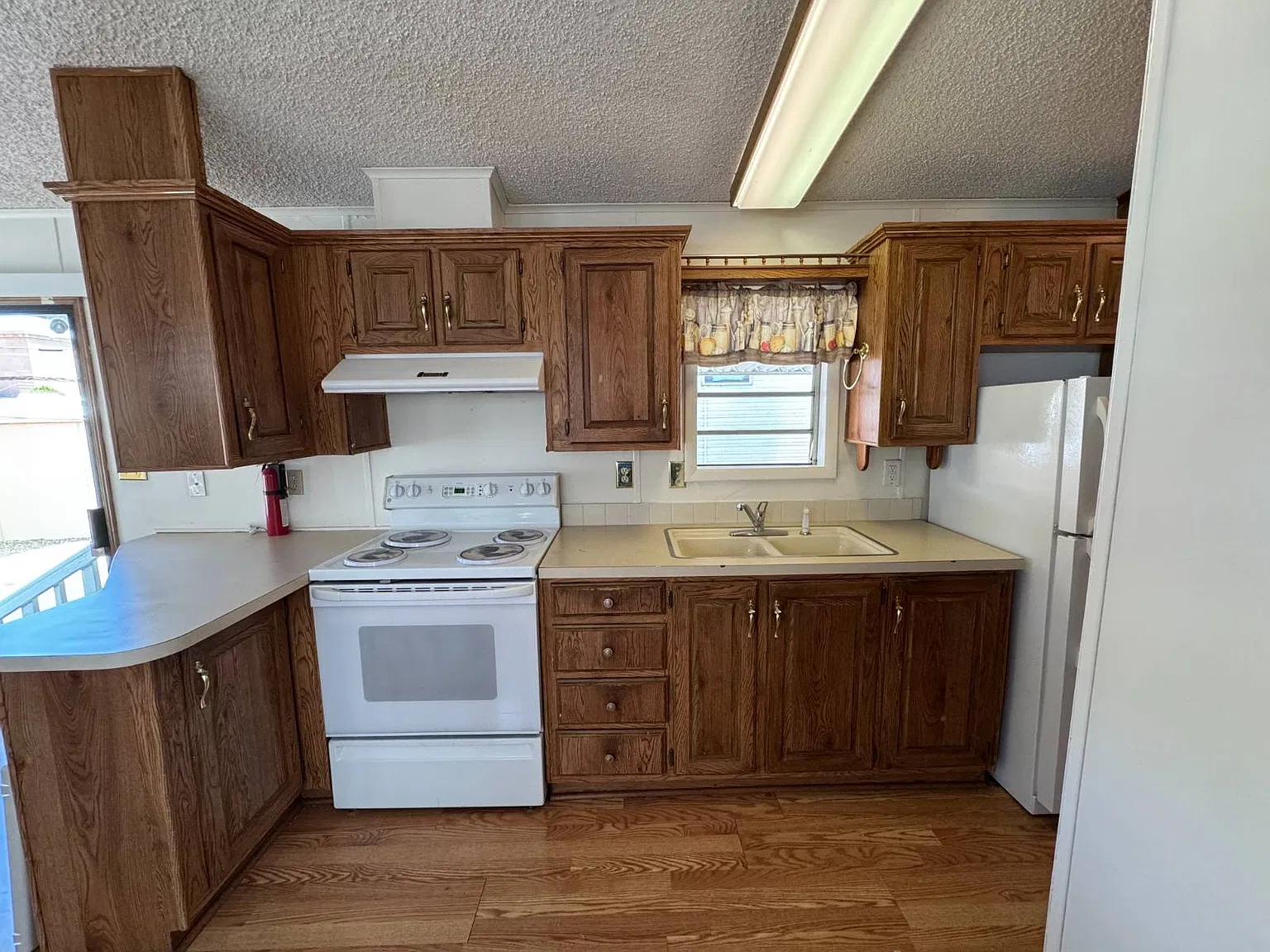1 bed, 1.0 bath, 370 sqft, $1,595 — Photo 3