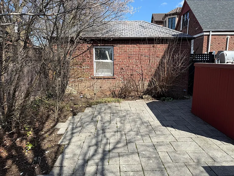 8337 Charlecote Rdg — Photo 36