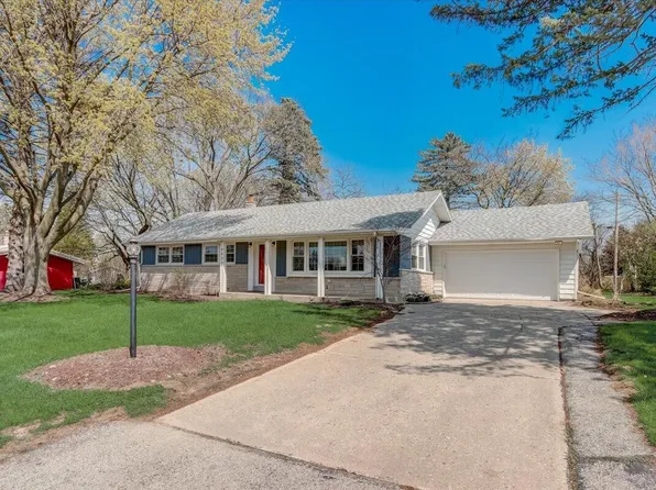6620 North Range Line ROAD, Glendale, WI 53209
