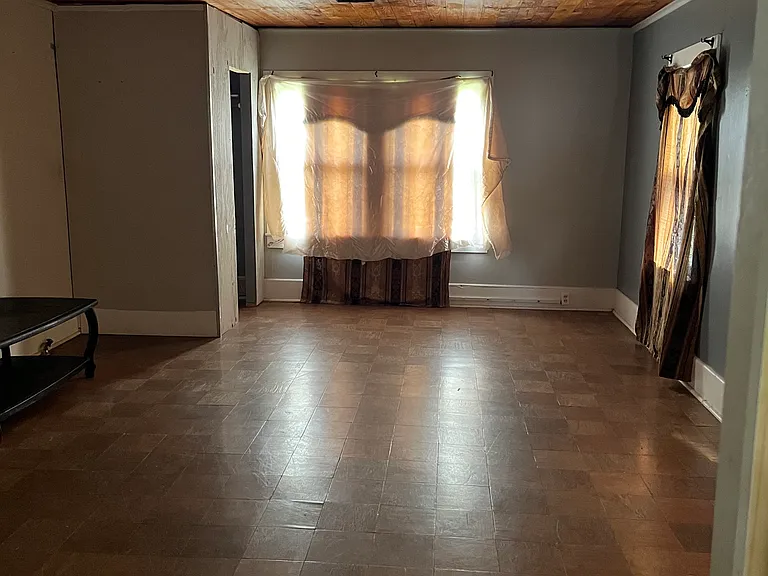 1021 James St — Photo 13