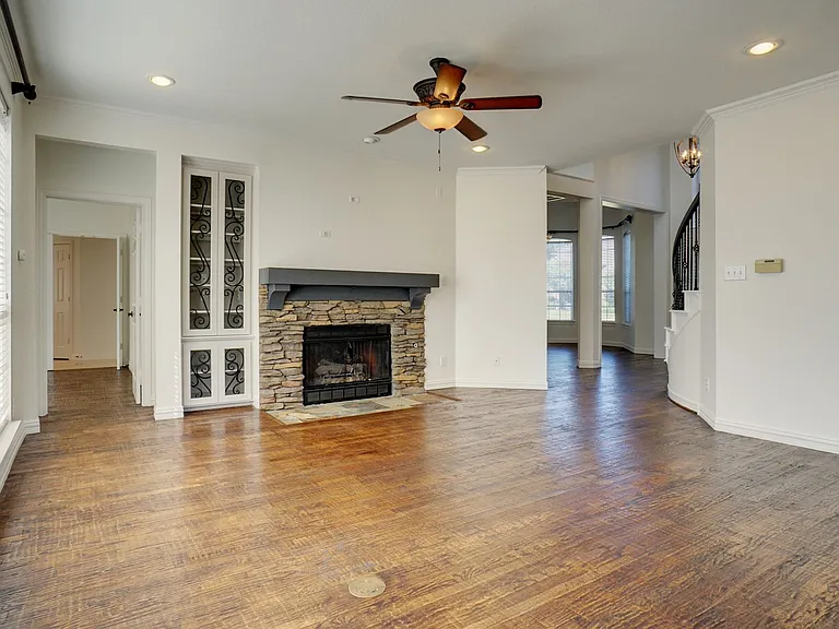 1307 Normandy Dr — Photo 11