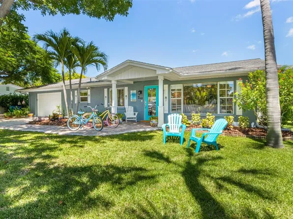 218 82nd St, Holmes Beach, FL 34217