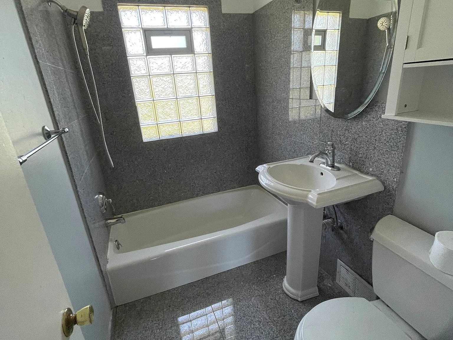1 bed, 800 sqft, $1,095 — Photo 2