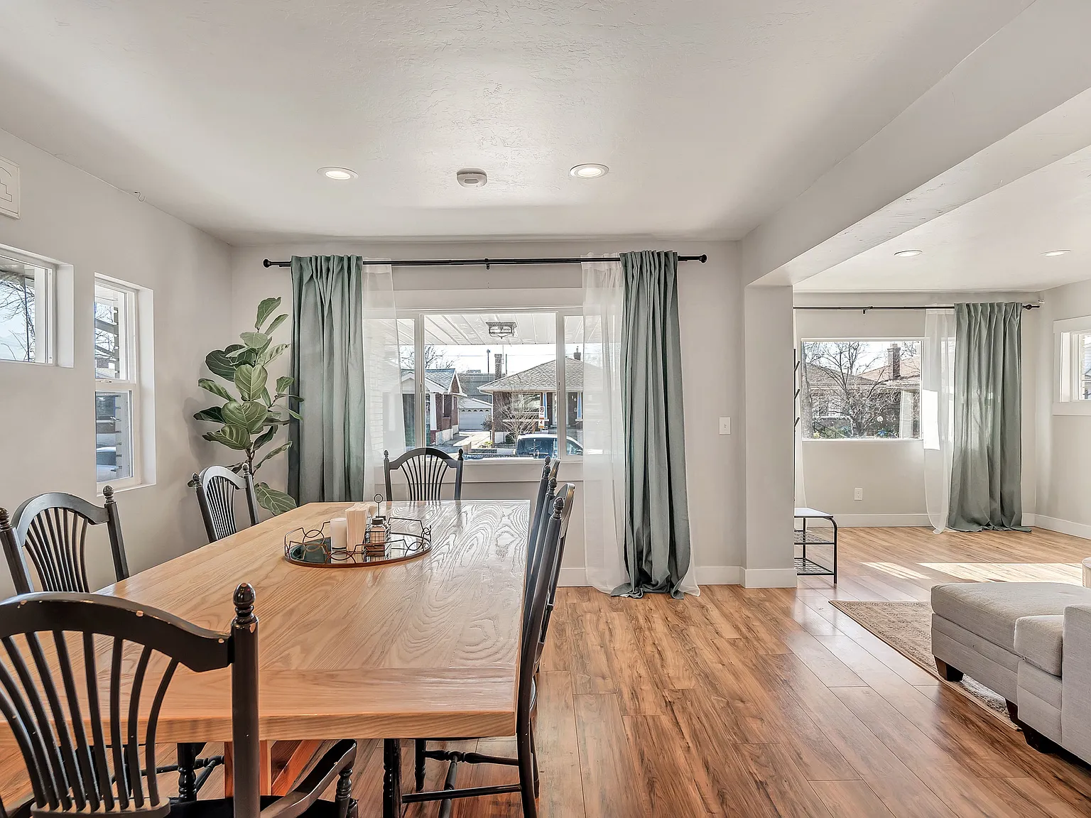 4 bed, 2100 sqft, $3,500 — Photo 1