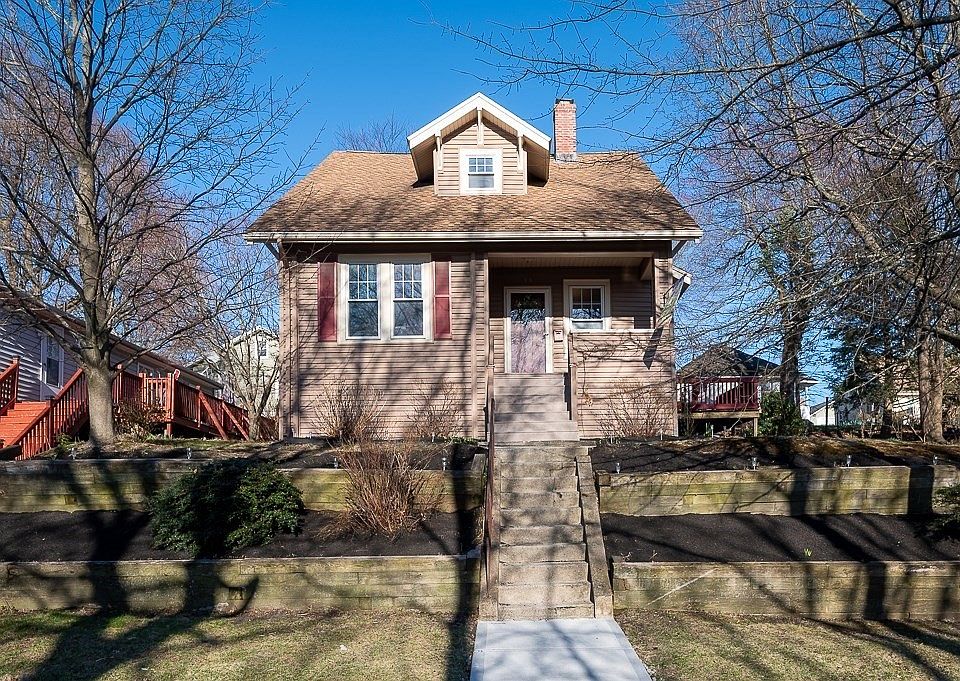 1st image of 55 Standish St