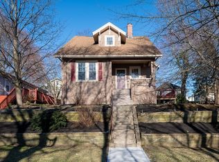55 Standish St, Worcester, MA 01604