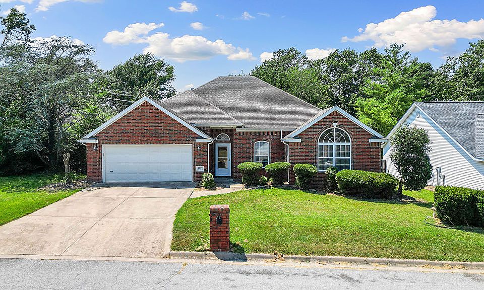 1st image of 2909 Northaven Dr
