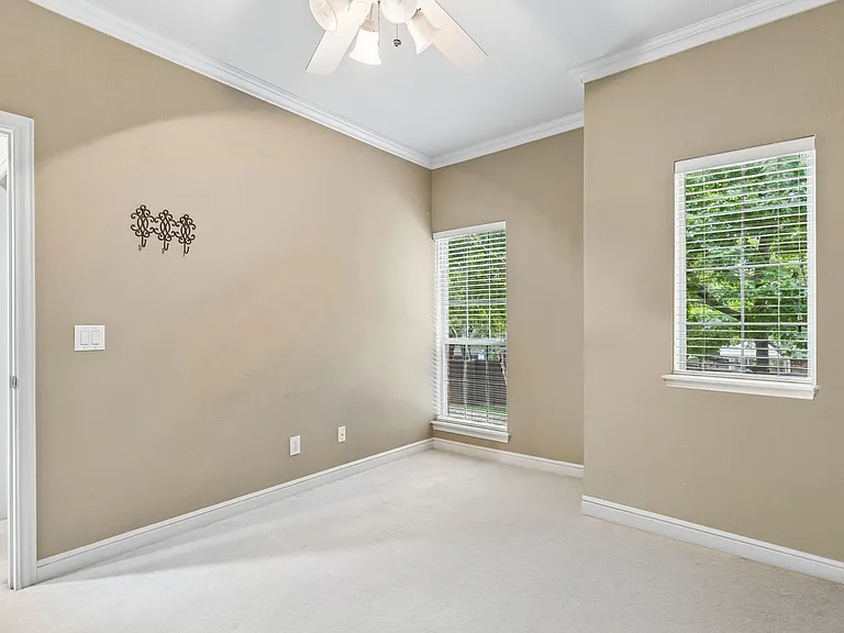 4147 Towne Green Cir — Photo 24