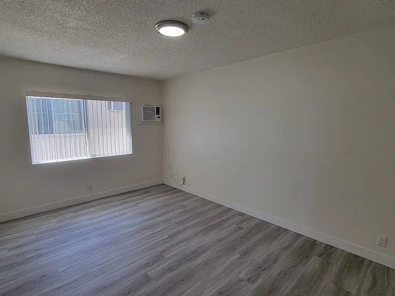 13129 OXNARD — Photo 23