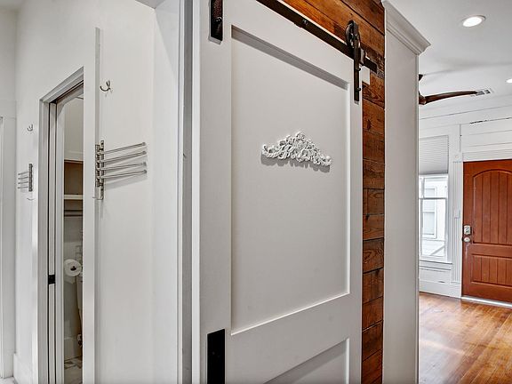 2nd image of 131 Adams St #4