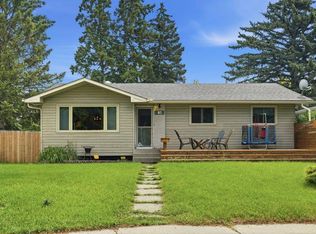 9832 W Athens Rd SE, Calgary, AB T2J 1B9