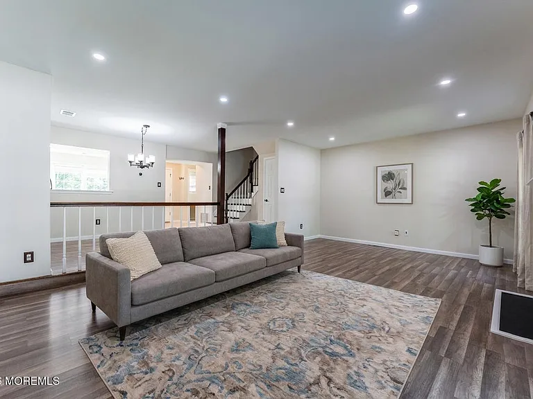4 Vassar Pl — Photo 16