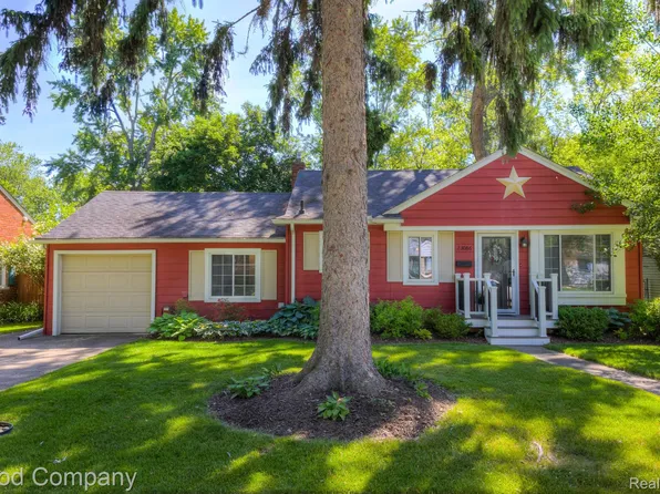 23086 Floral St, Farmington, MI 48336