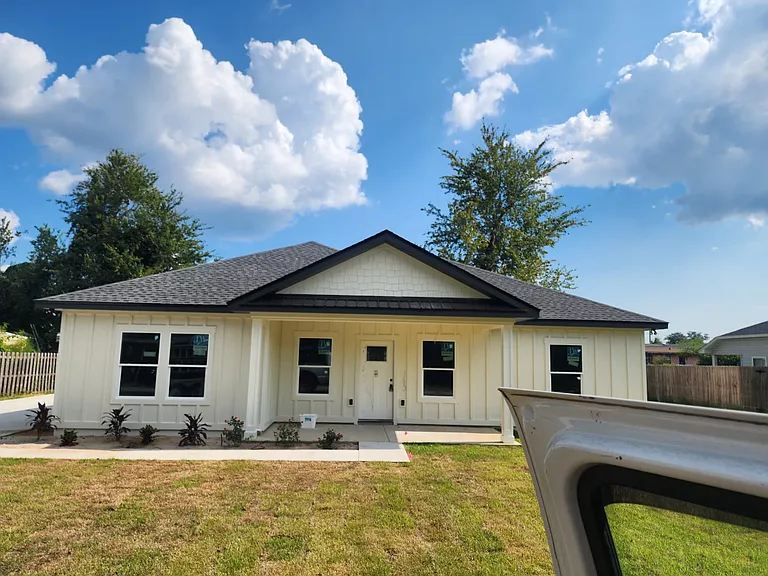 5136 Hagin Dr — Photo 1