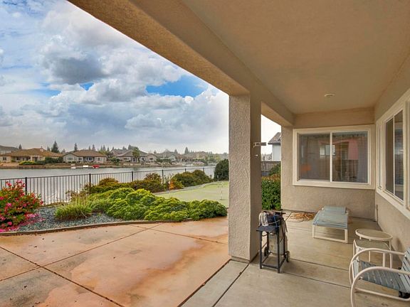 2nd image of 9556 Crystal Bay Ln
