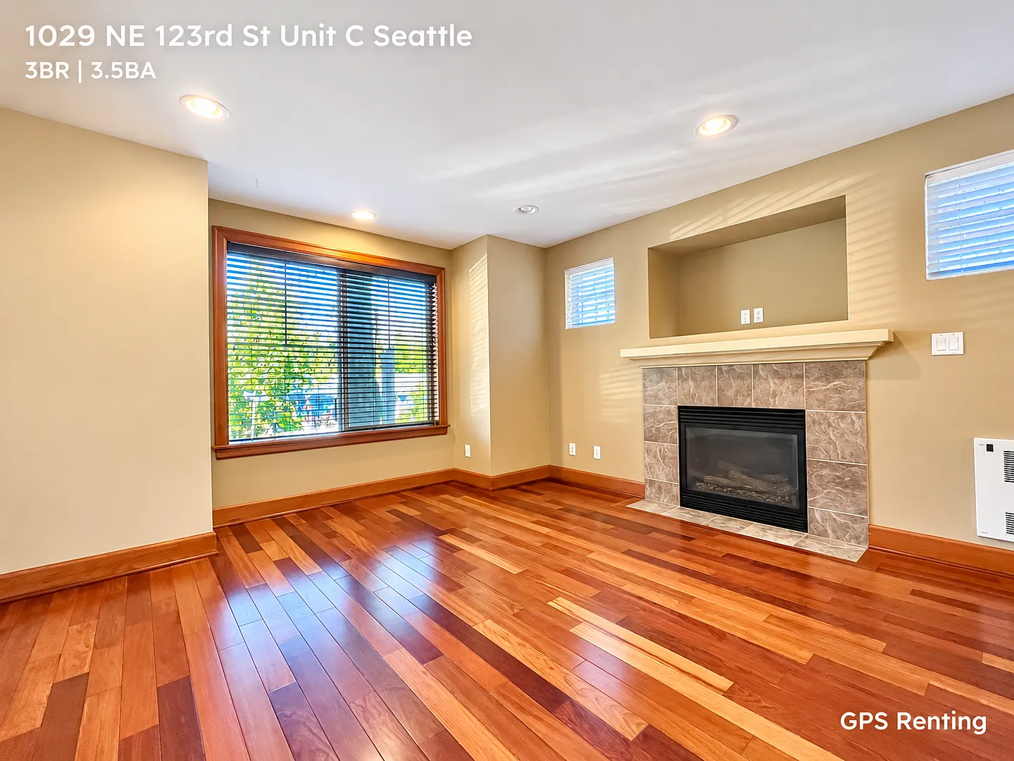 Modern 3-Bedroom, 3.5-Bathroom End-Unit Townhome in North Seattle — Photo 2